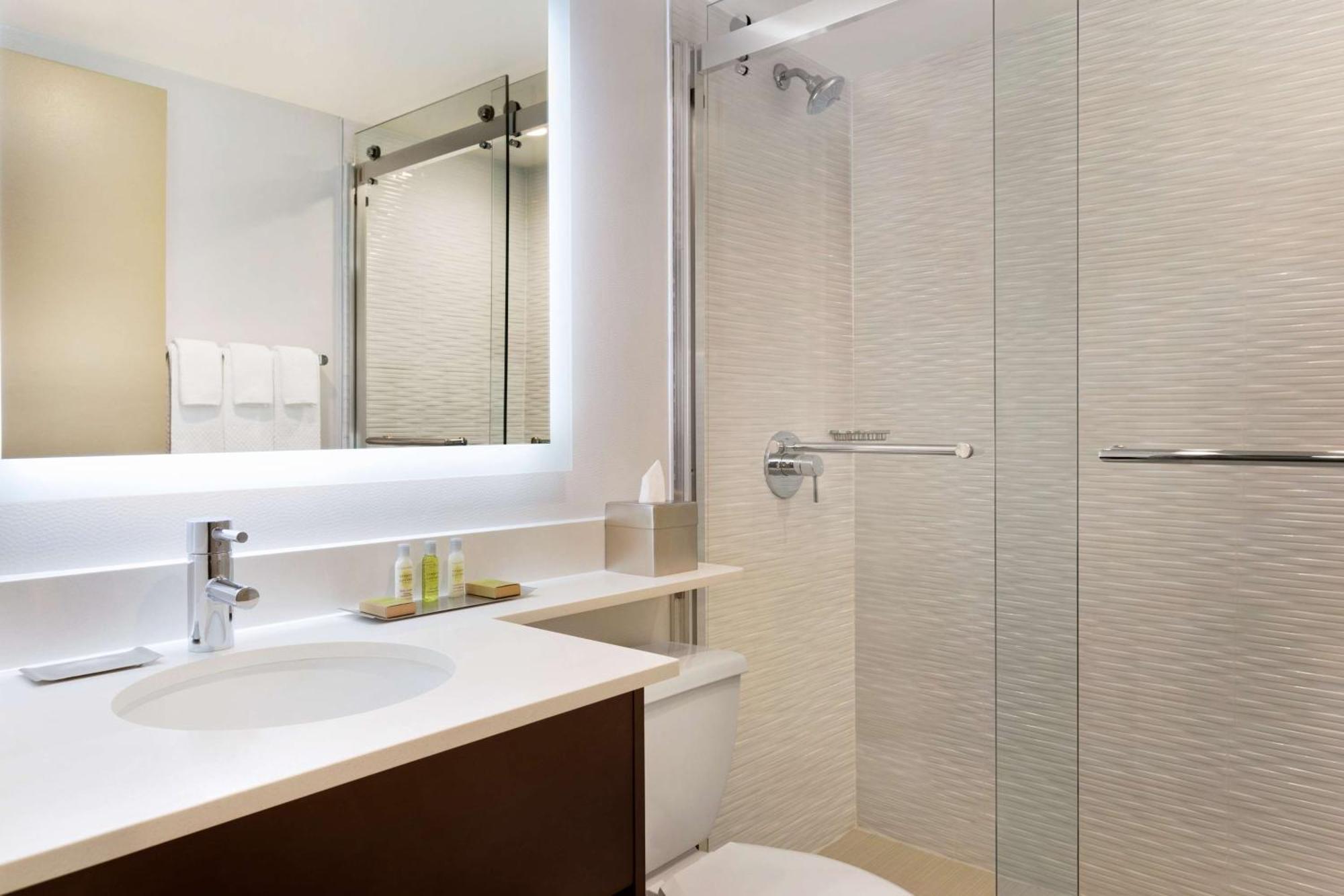 Doubletree By Hilton Hotel Toronto Airport West Mississauga Exteriör bild